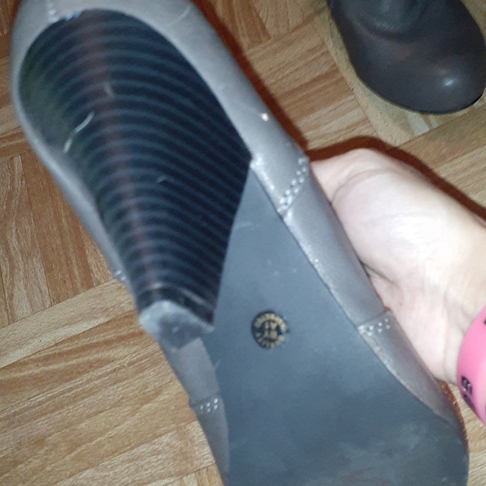 Shoes - Picture 3 of 3